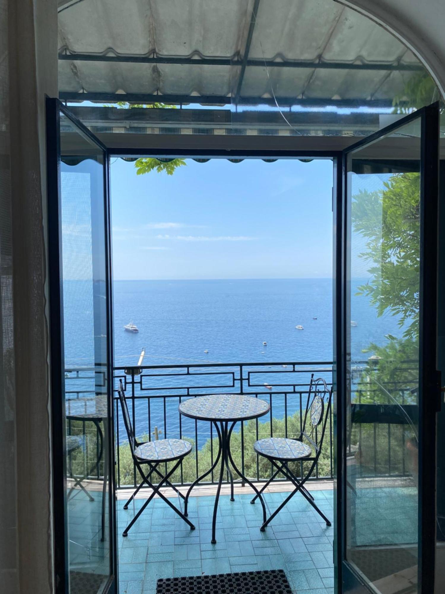 Positano'S Flatsアパートメント エクステリア 写真