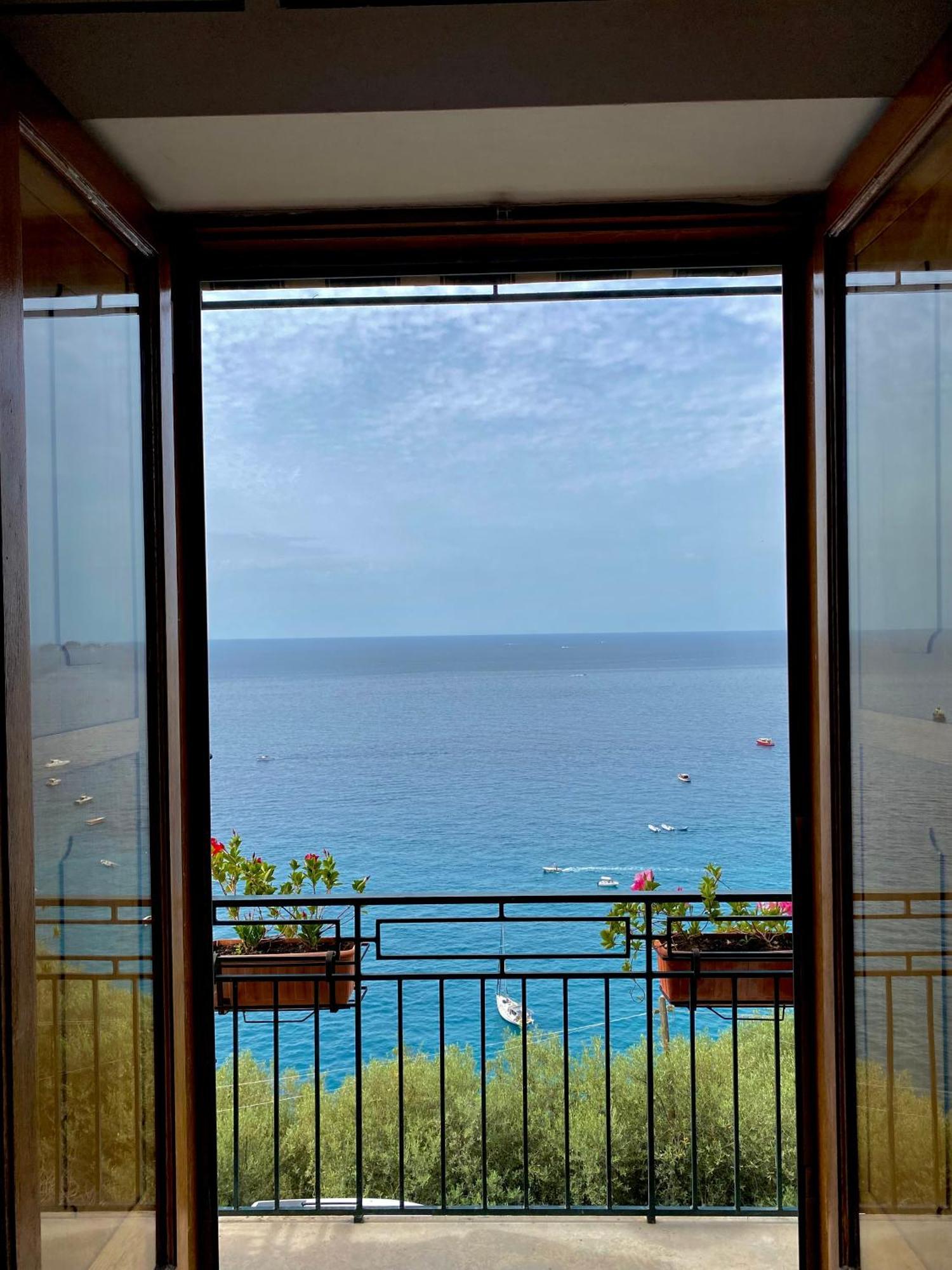 Positano'S Flatsアパートメント エクステリア 写真