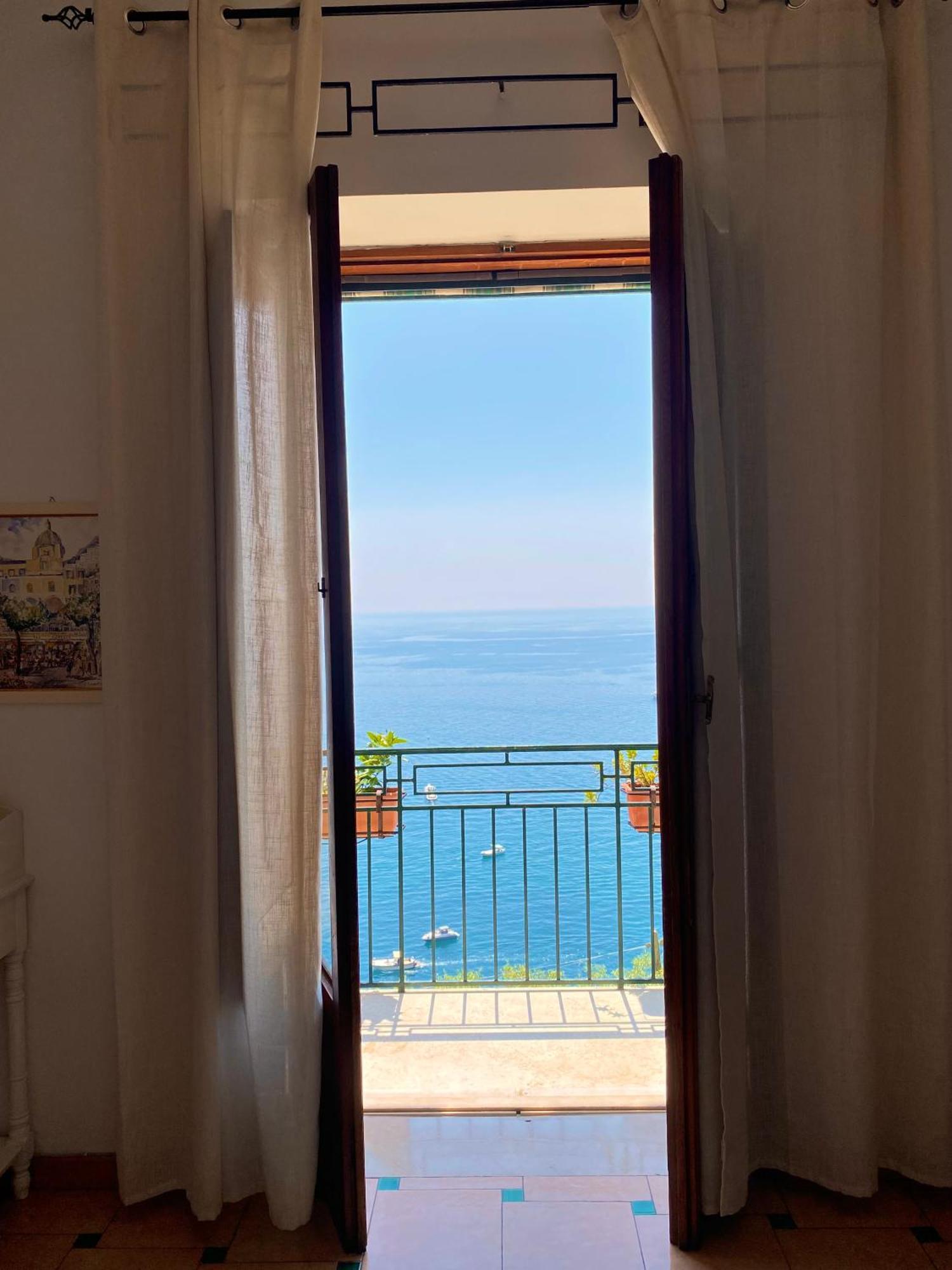 Positano'S Flatsアパートメント エクステリア 写真