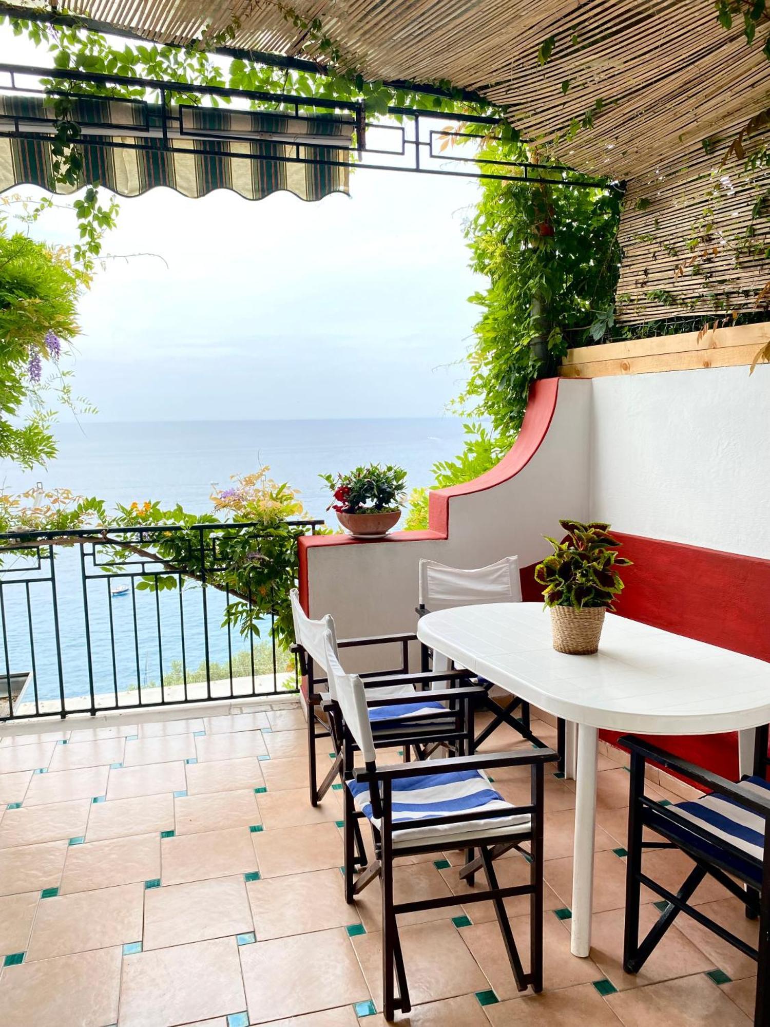 Positano'S Flatsアパートメント エクステリア 写真