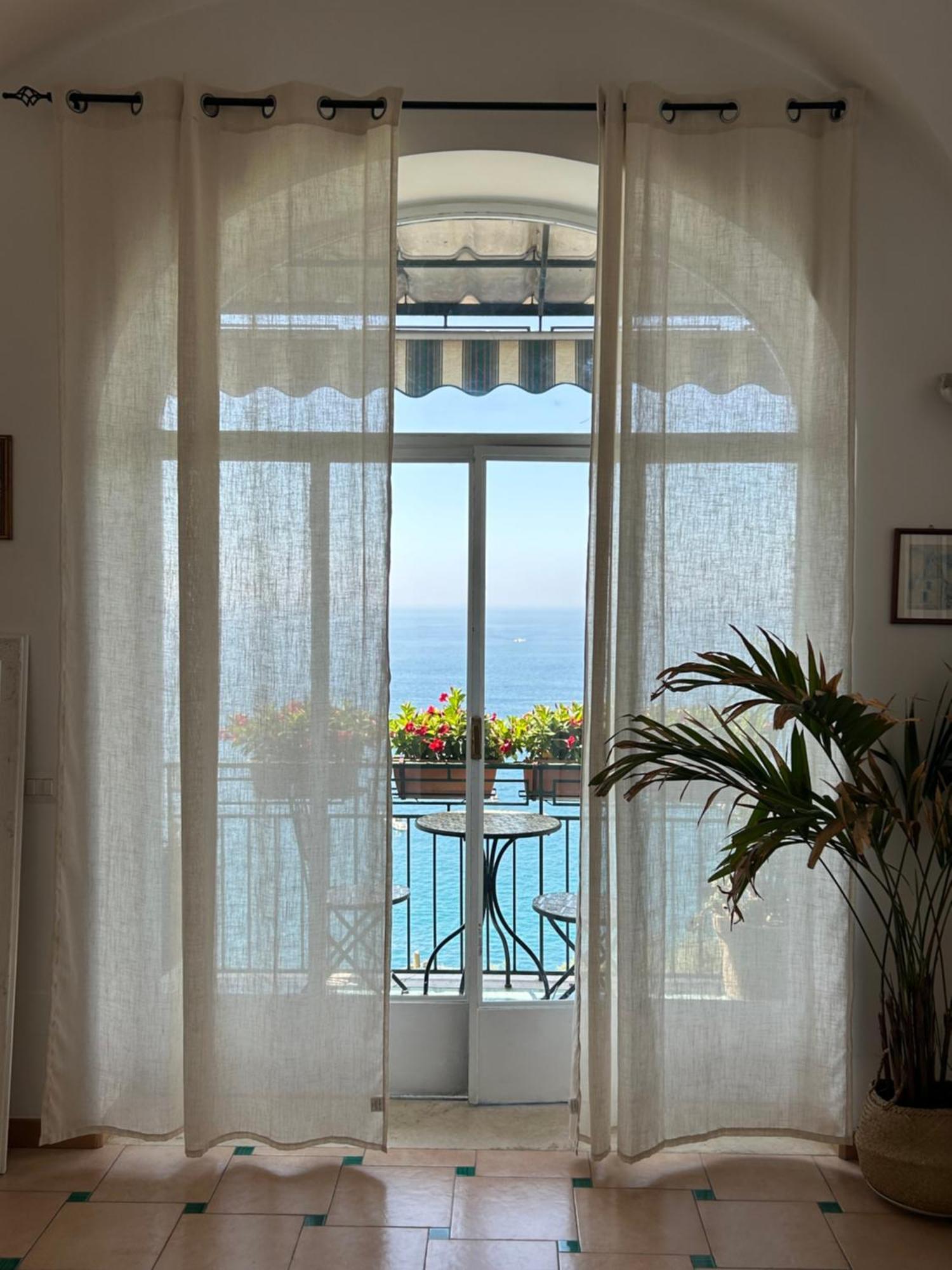 Positano'S Flatsアパートメント エクステリア 写真