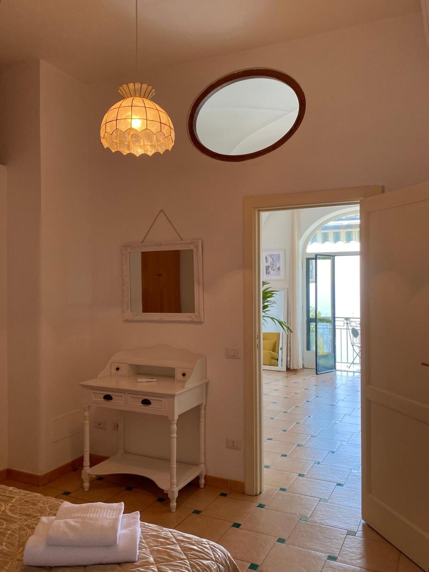 Positano'S Flatsアパートメント エクステリア 写真