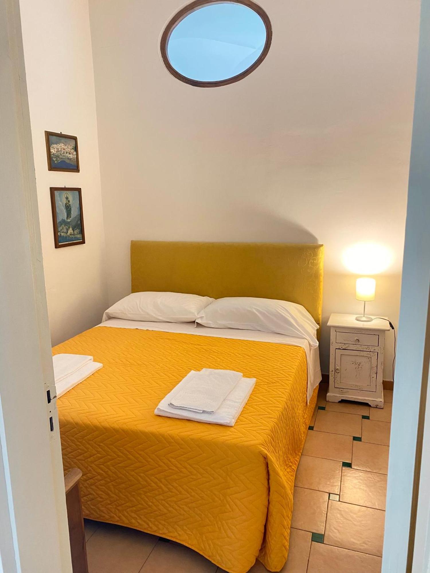 Positano'S Flatsアパートメント エクステリア 写真