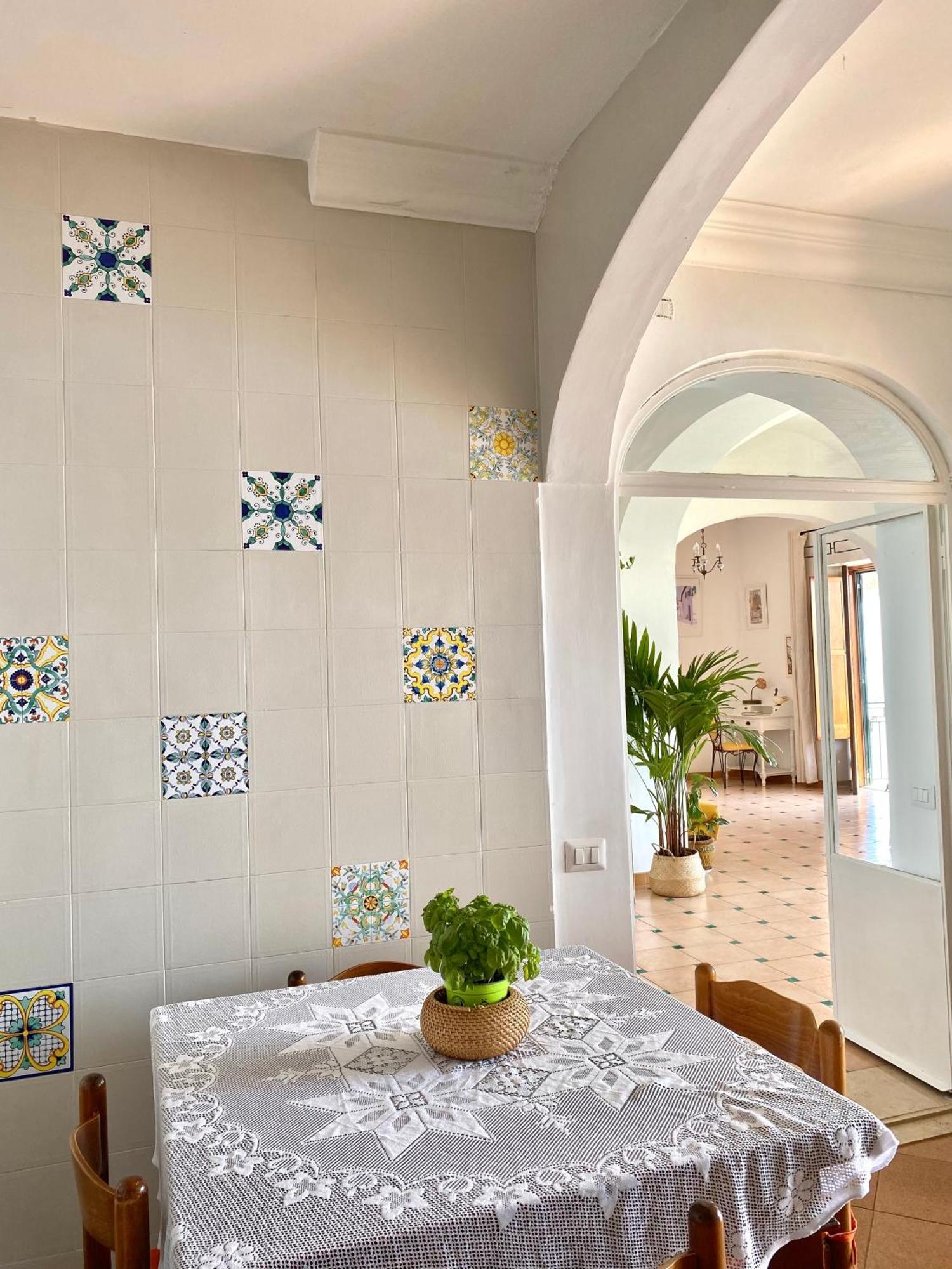 Positano'S Flatsアパートメント エクステリア 写真